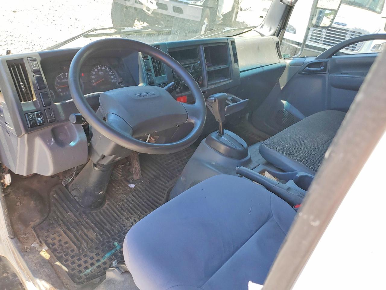 2018 ISUZU NPR