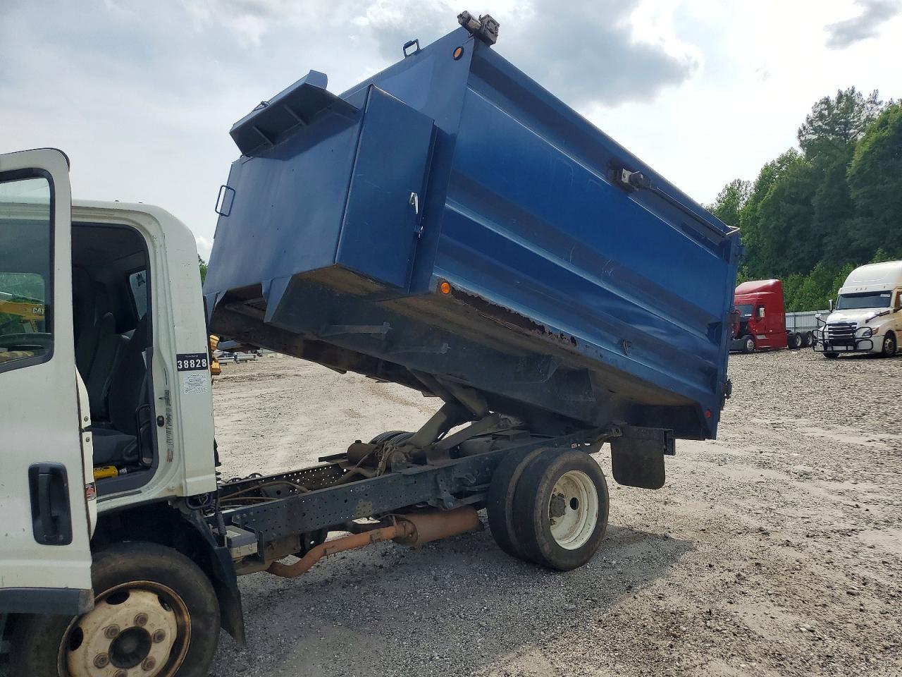 2018 ISUZU NPR