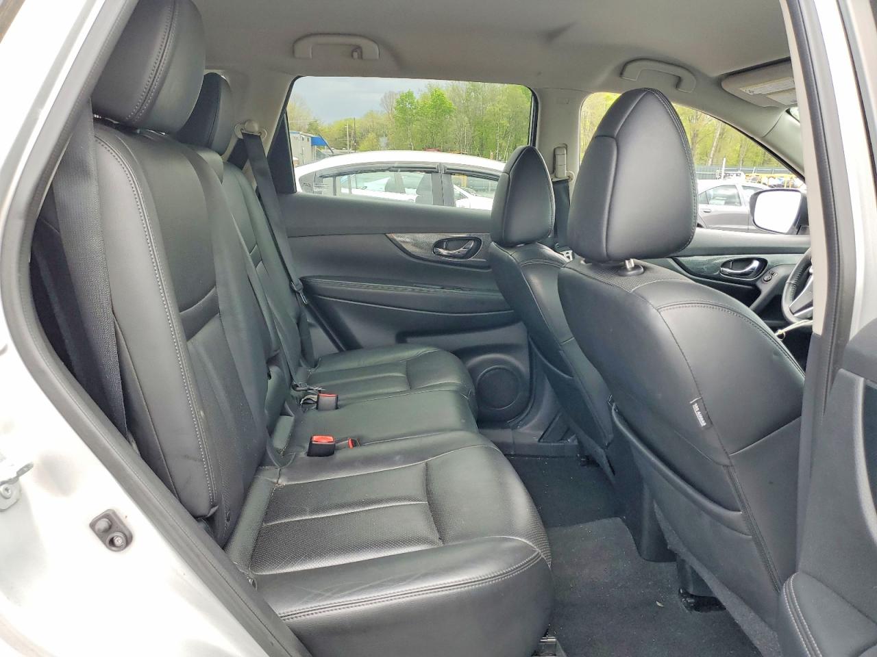 2015 NISSAN ROGUE