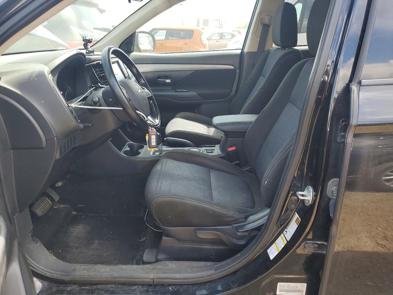 2016 MITSUBISHI OUTLANDER