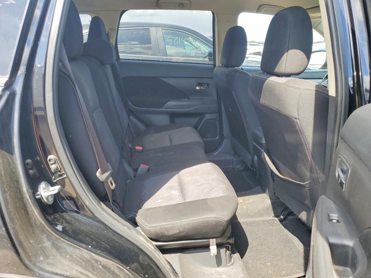 2016 MITSUBISHI OUTLANDER