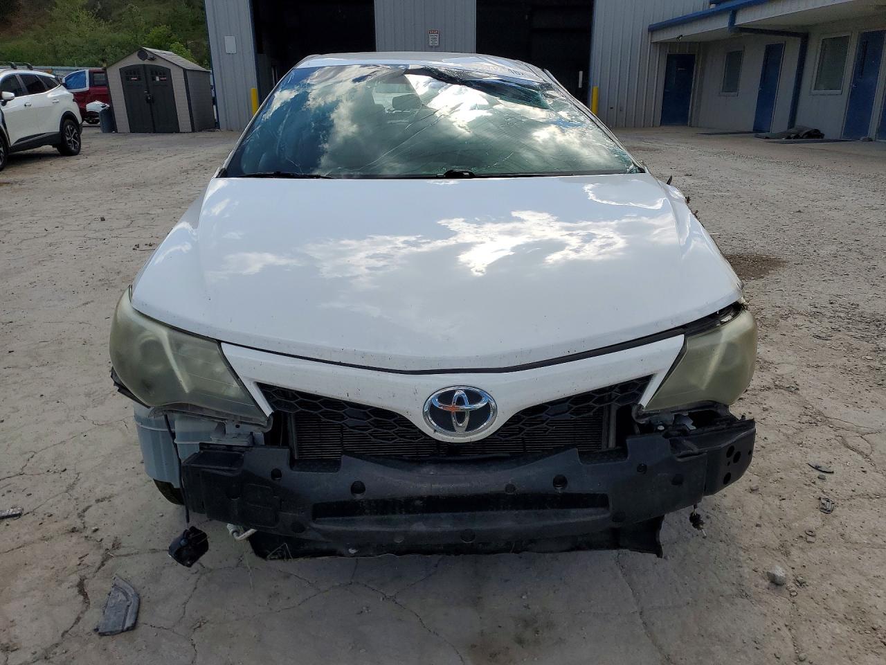 2014 TOYOTA CAMRY