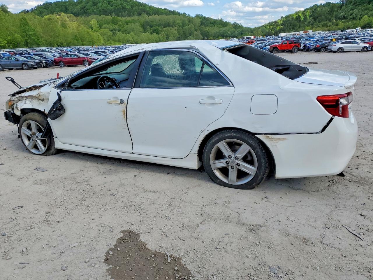 2014 TOYOTA CAMRY