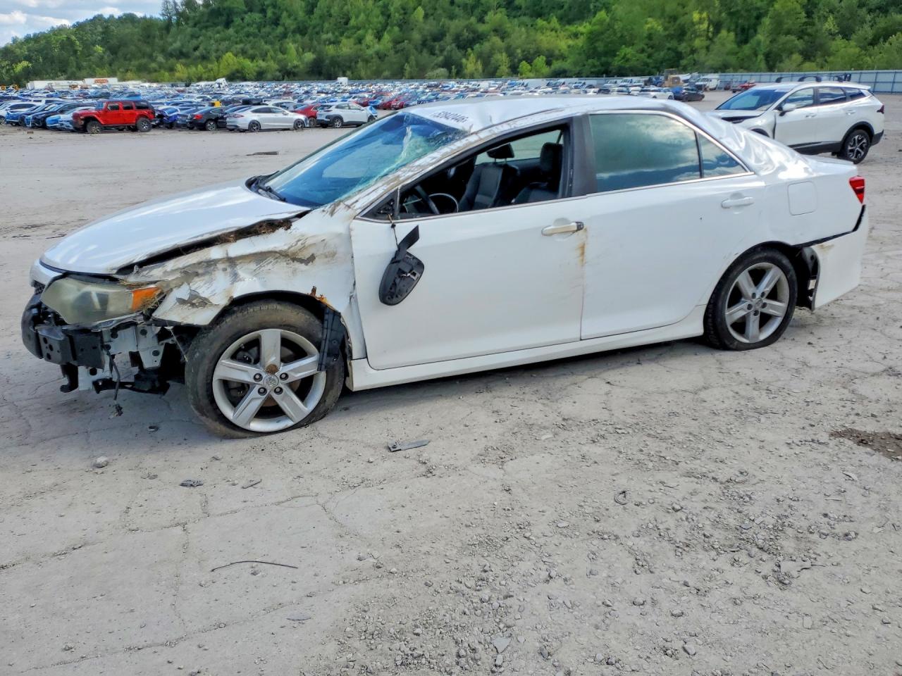2014 TOYOTA CAMRY