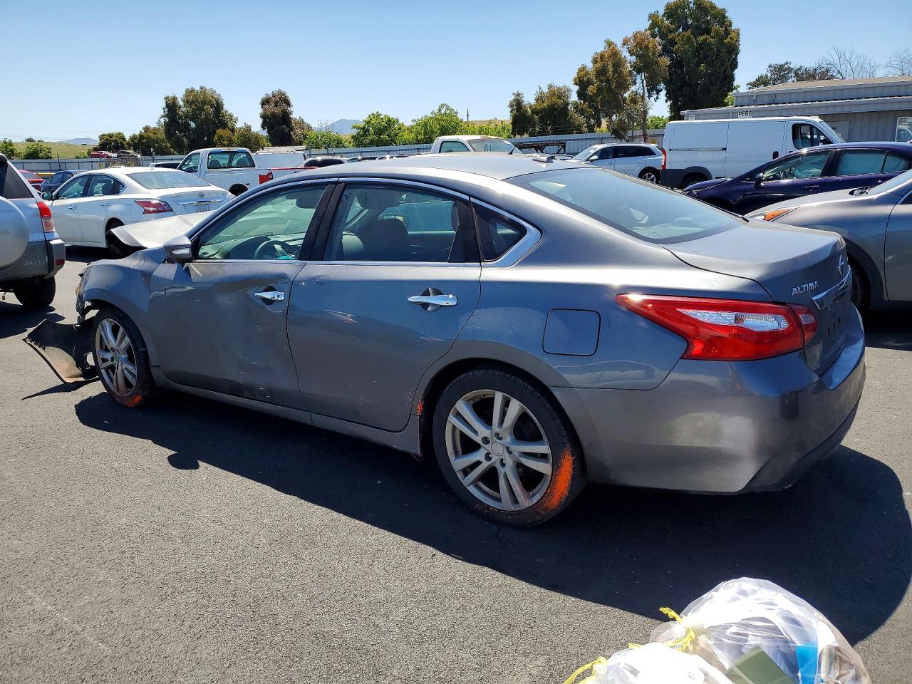 2017 NISSAN ALTIMA