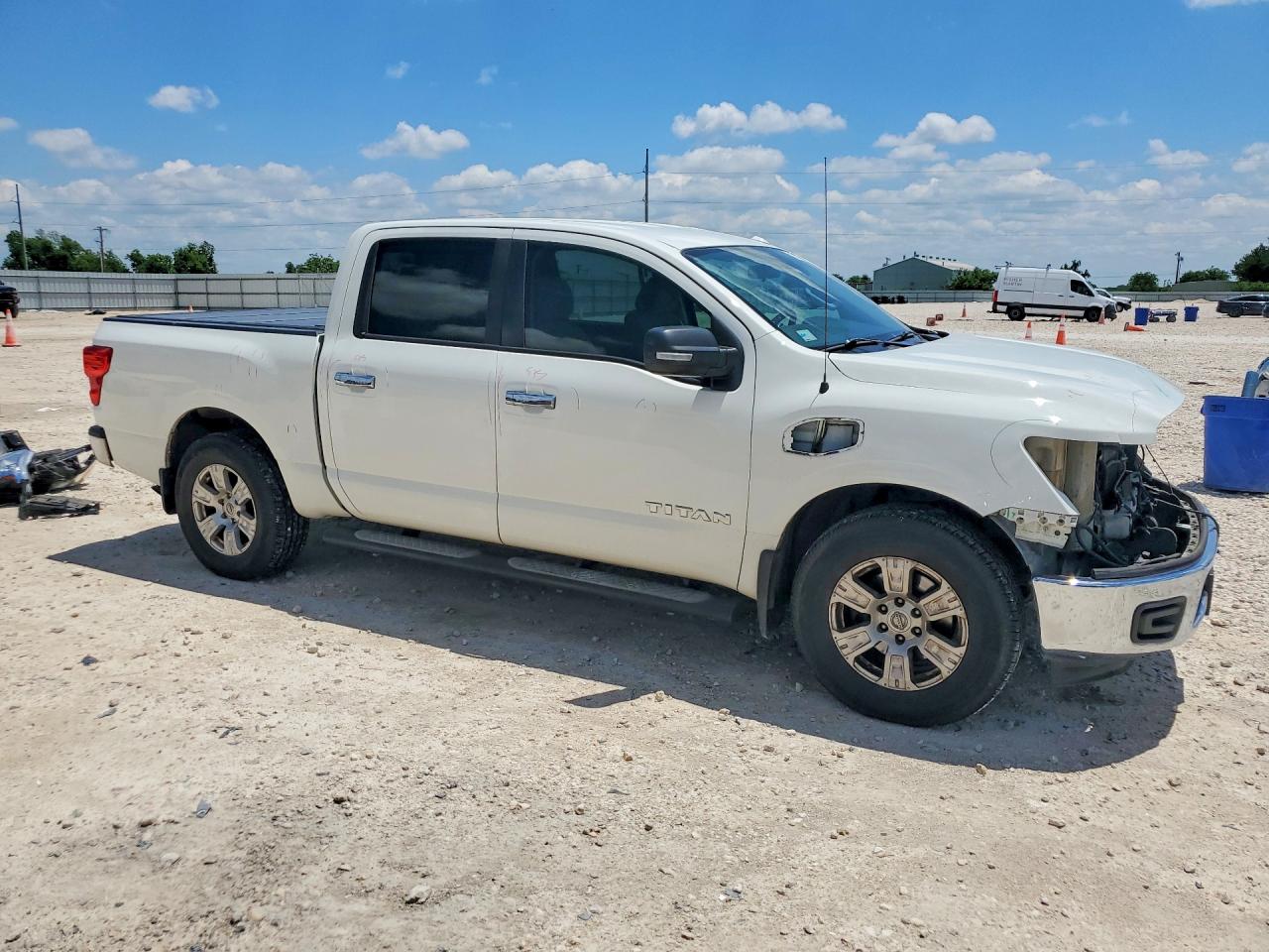 2017 NISSAN TITAN