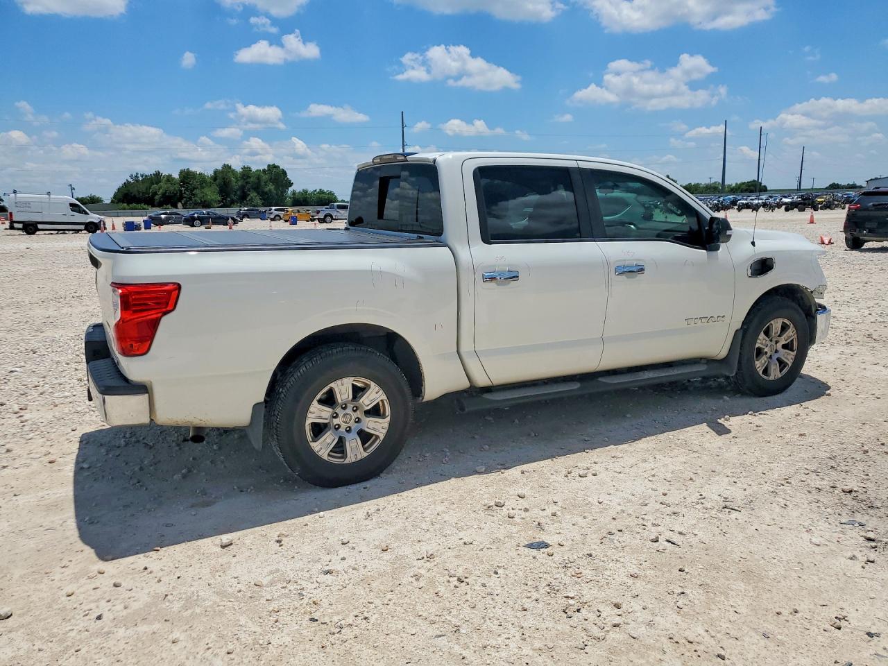 2017 NISSAN TITAN