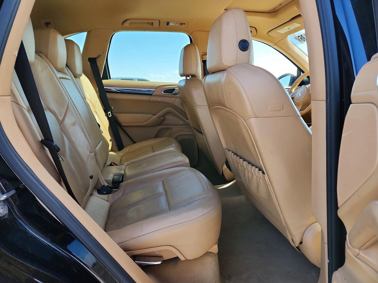 2012 PORSCHE CAYENNE