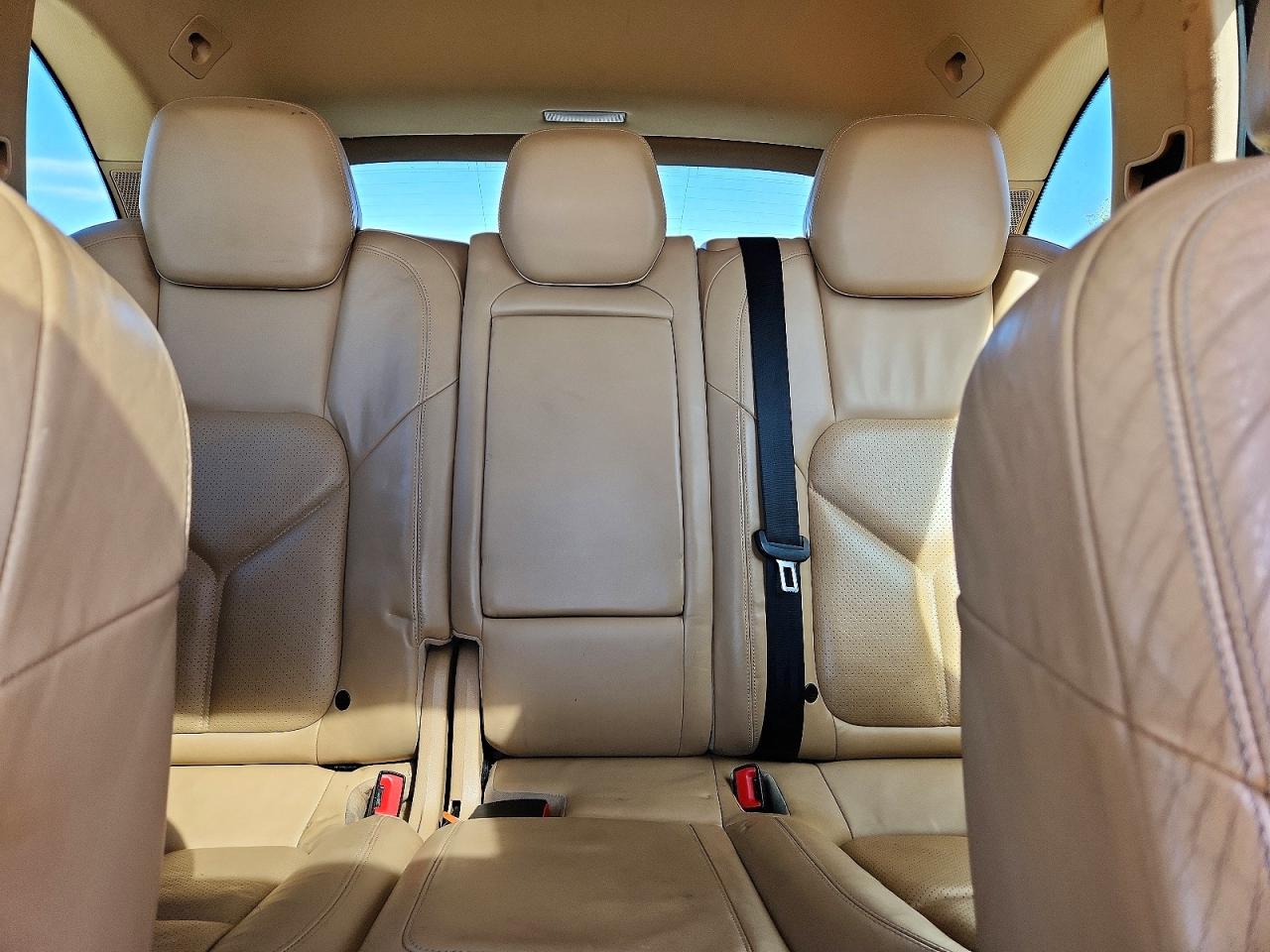 2012 PORSCHE CAYENNE