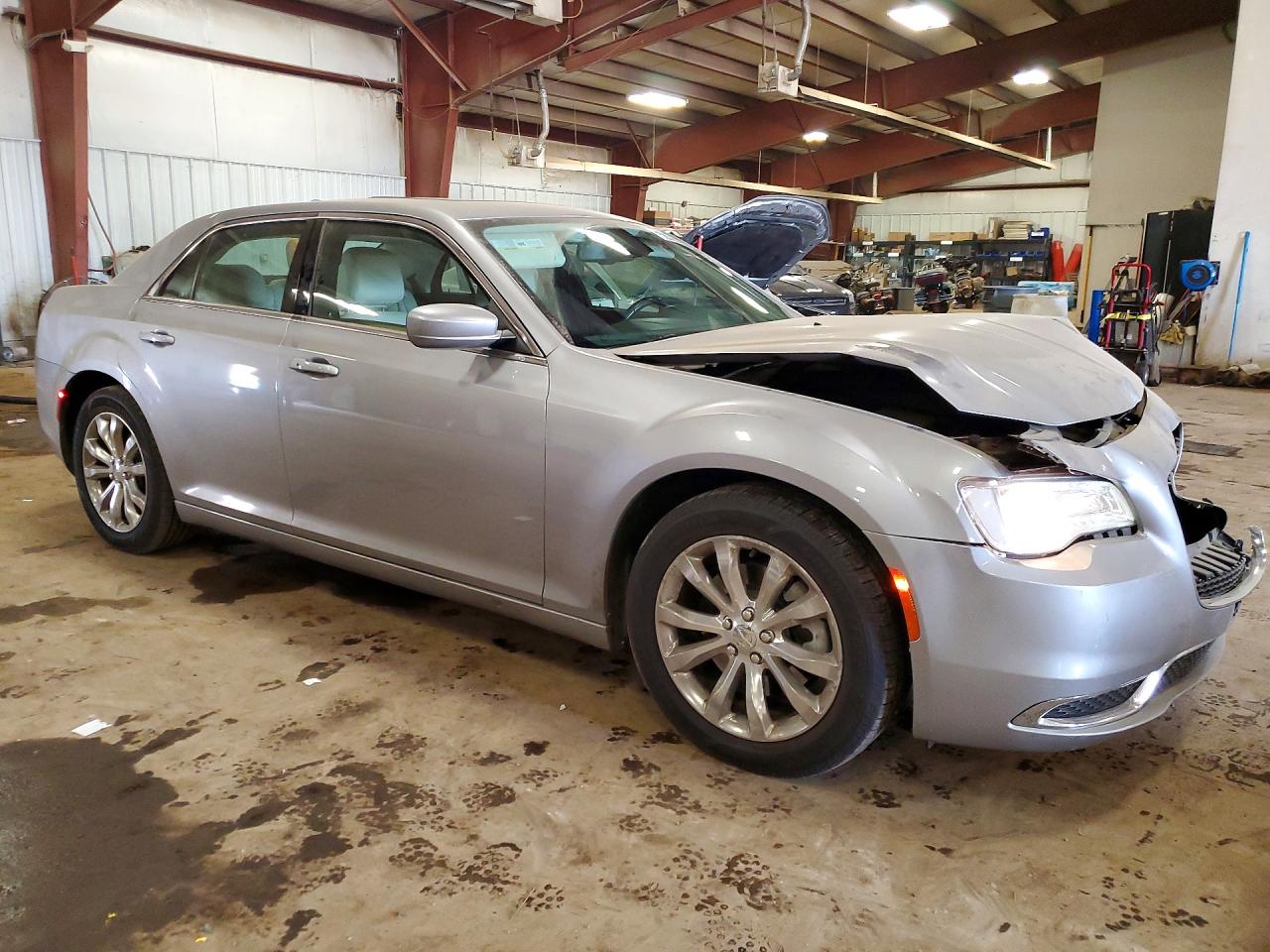 2017 CHRYSLER 300