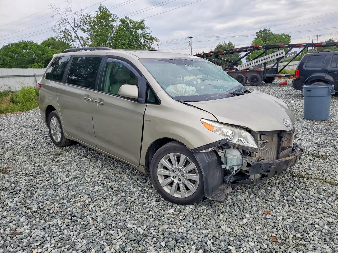 2016 TOYOTA SIENNA