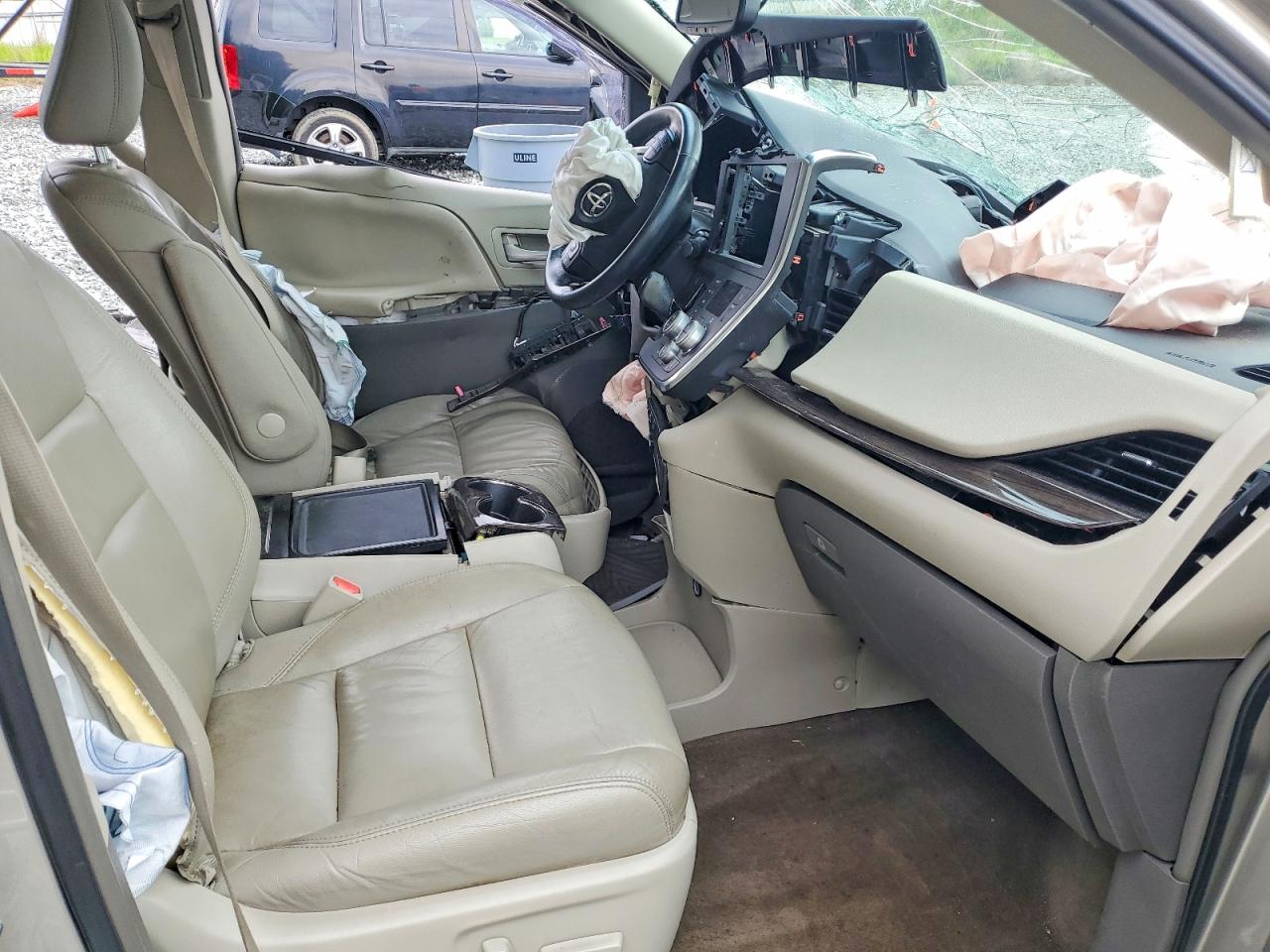 2016 TOYOTA SIENNA