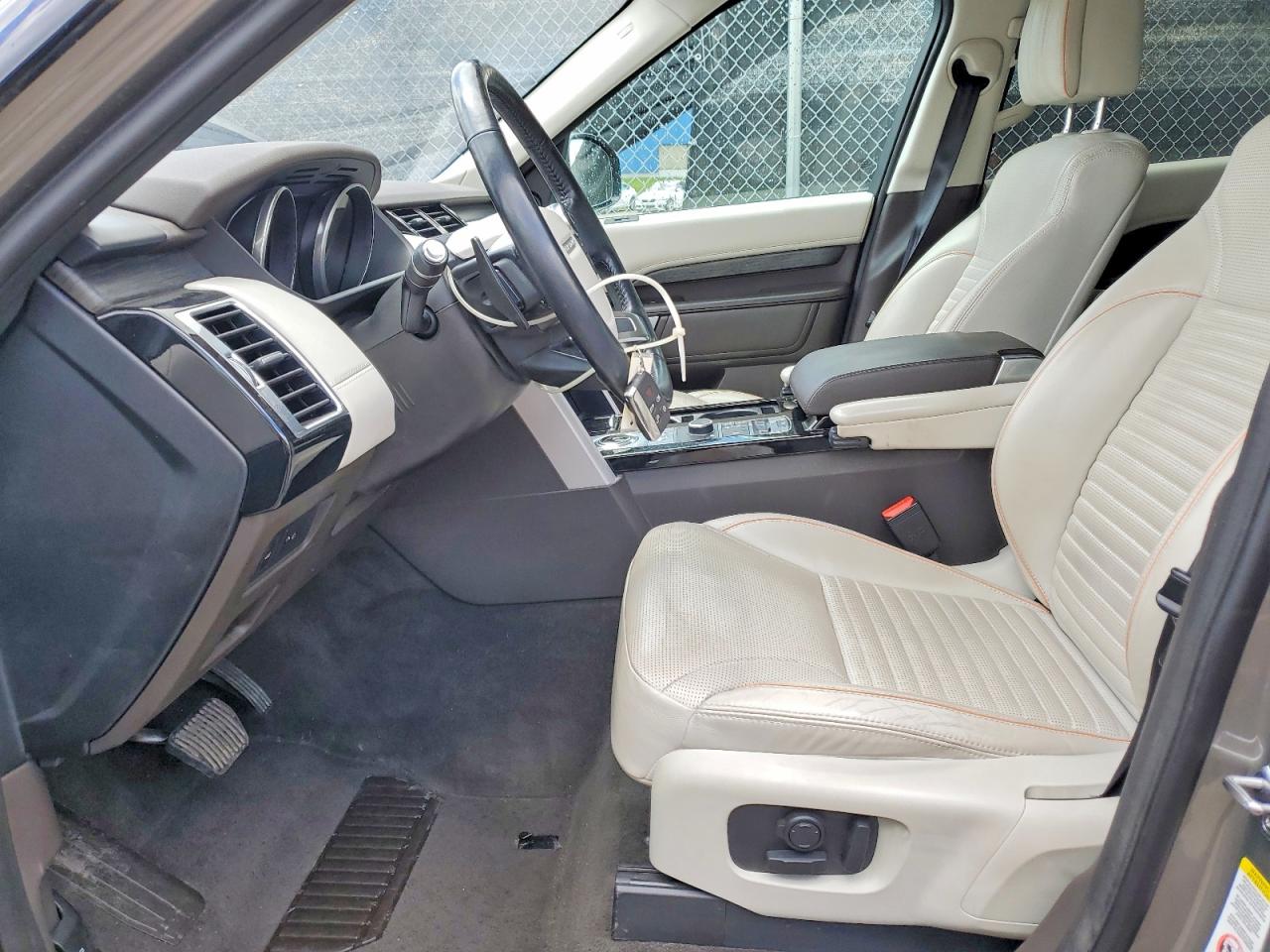2017 LAND ROVER DISCOVERY