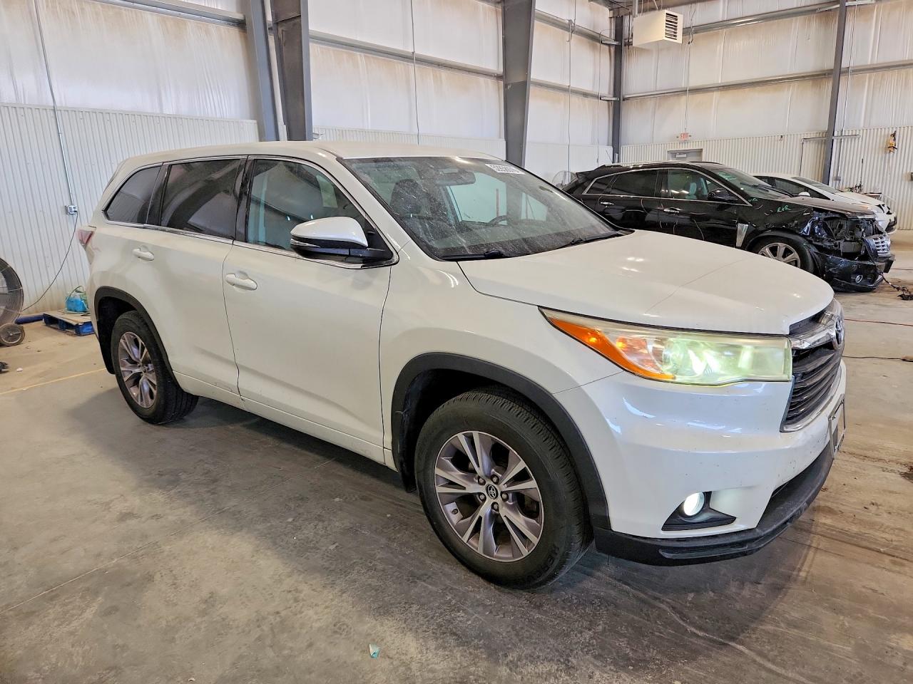 2016 TOYOTA HIGHLANDER