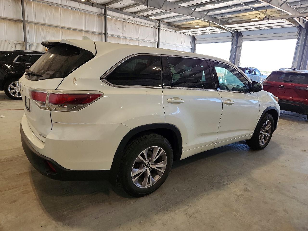 2016 TOYOTA HIGHLANDER