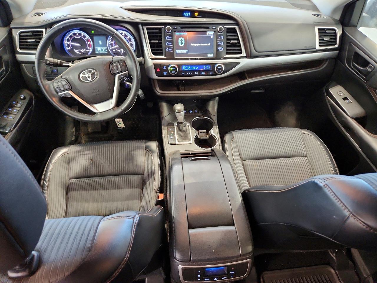 2016 TOYOTA HIGHLANDER
