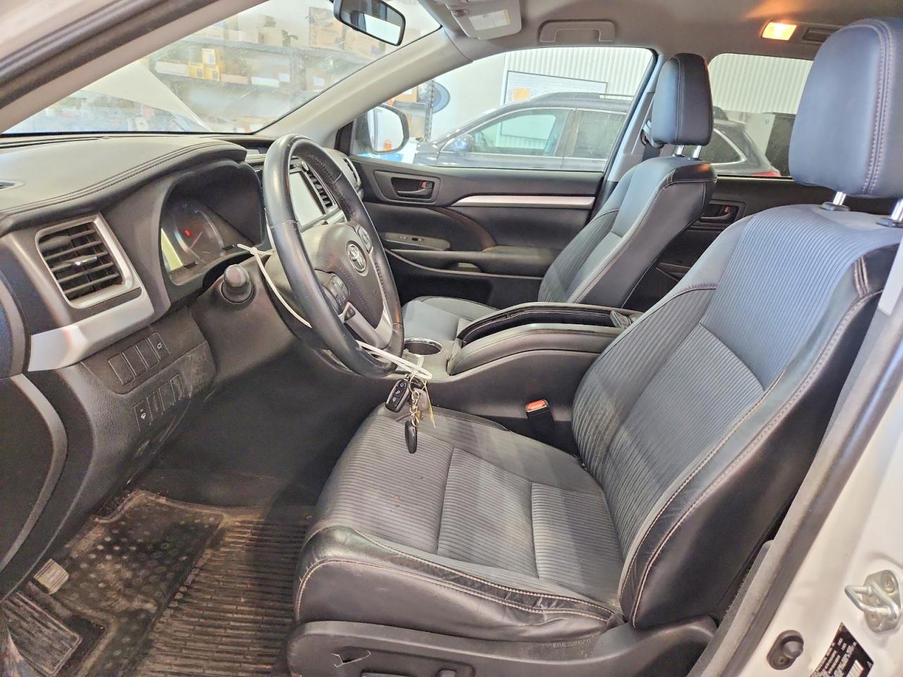 2016 TOYOTA HIGHLANDER