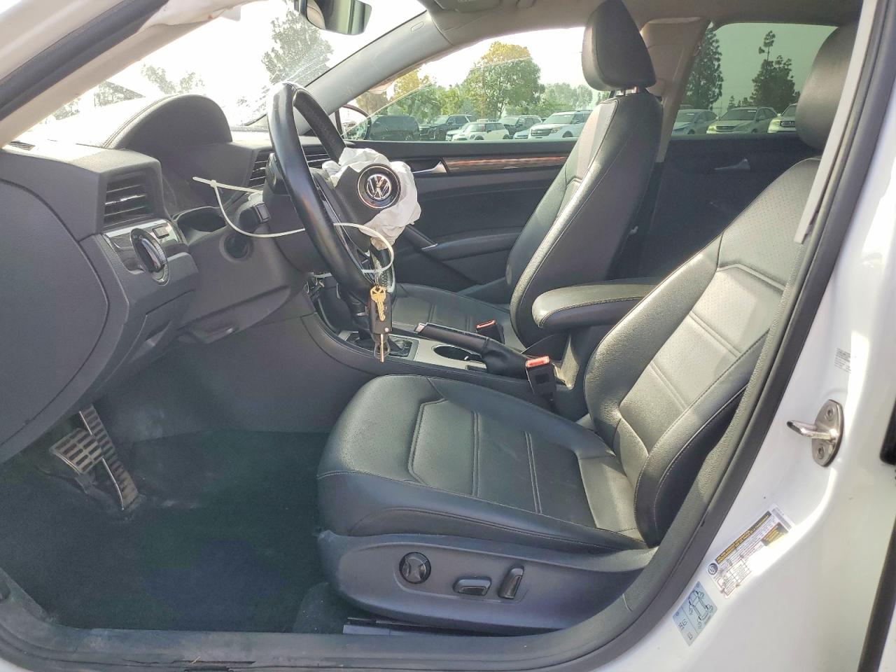 2020 VOLKSWAGEN PASSAT