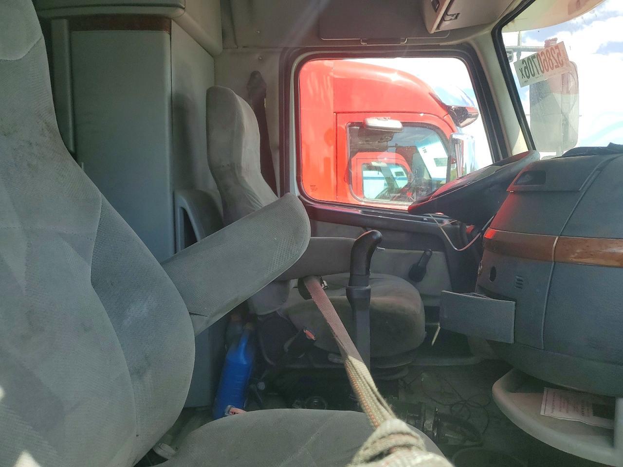 2005 VOLV VN