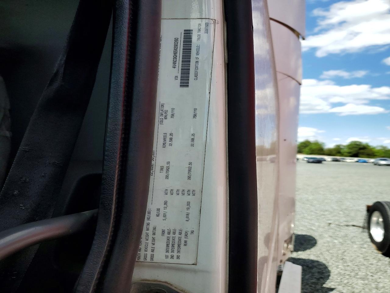 2005 VOLV VN
