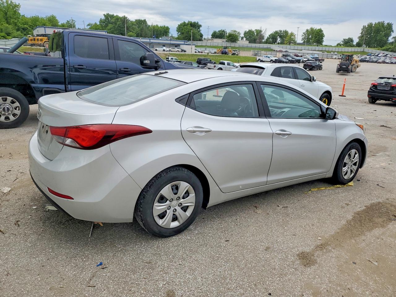 2016 HYUNDAI ELANTRA