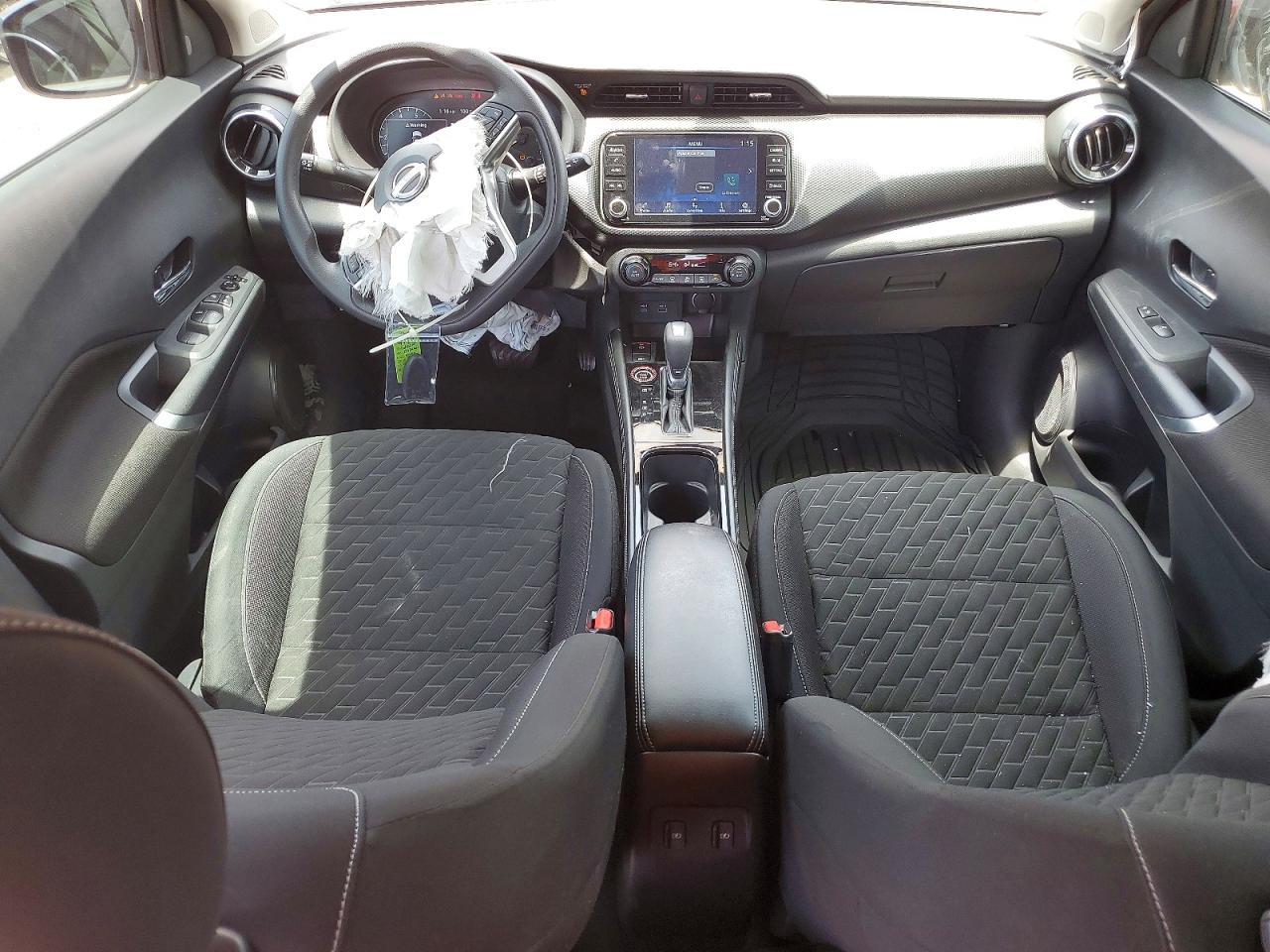 2022 NISSAN KICKS