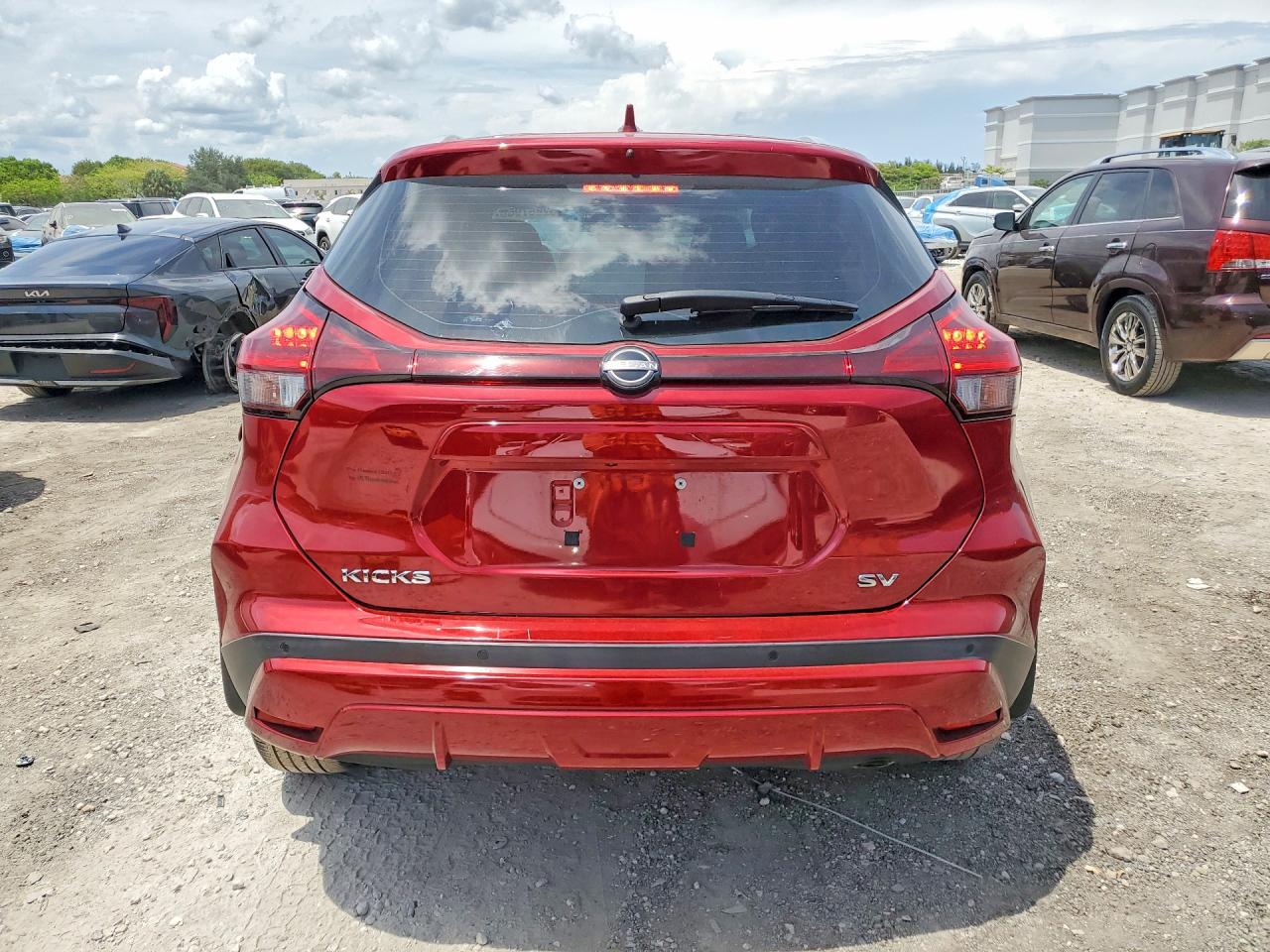 2022 NISSAN KICKS