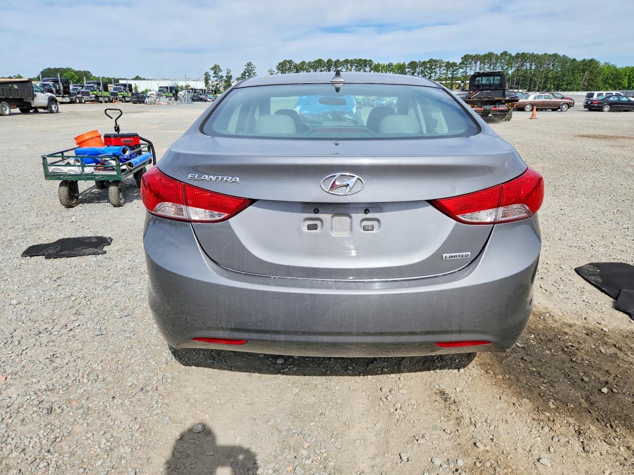 2013 HYUNDAI ELANTRA