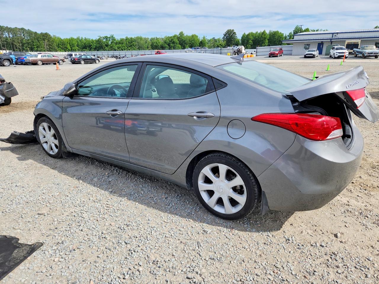 2013 HYUNDAI ELANTRA