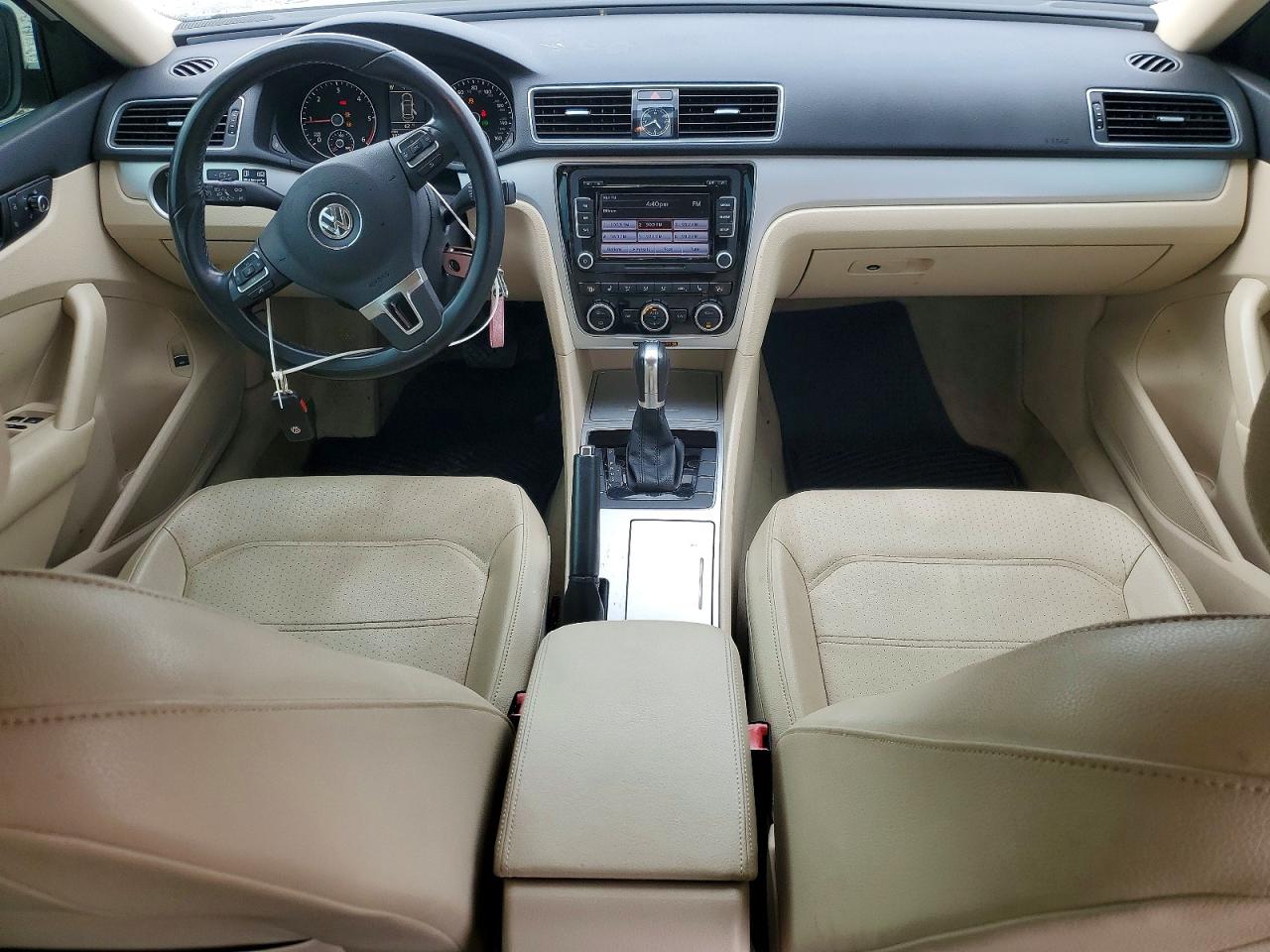 2012 VOLKSWAGEN PASSAT