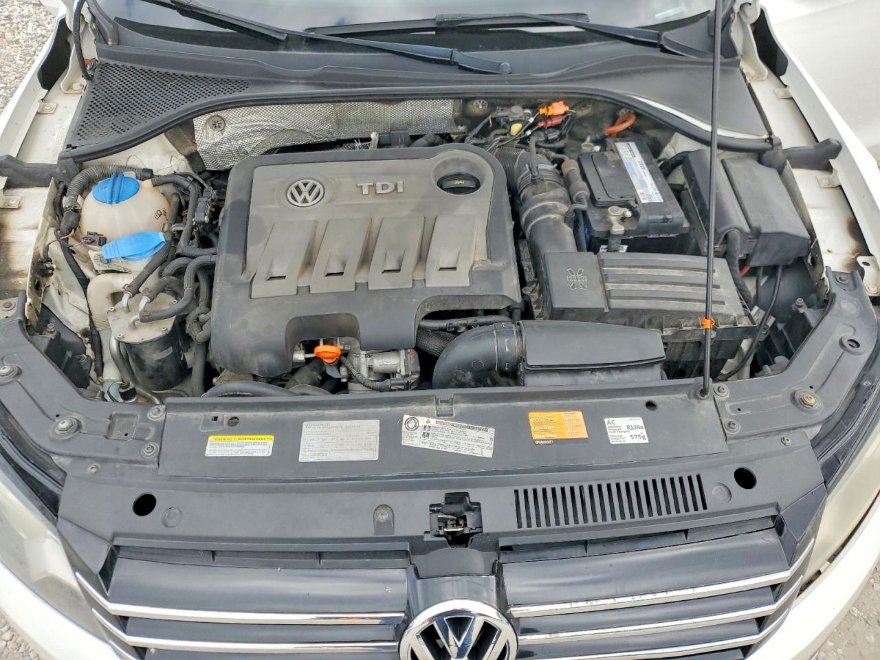 2012 VOLKSWAGEN PASSAT