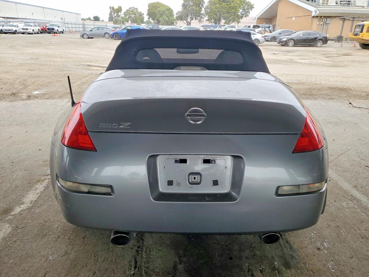 2006 NISSAN 350Z