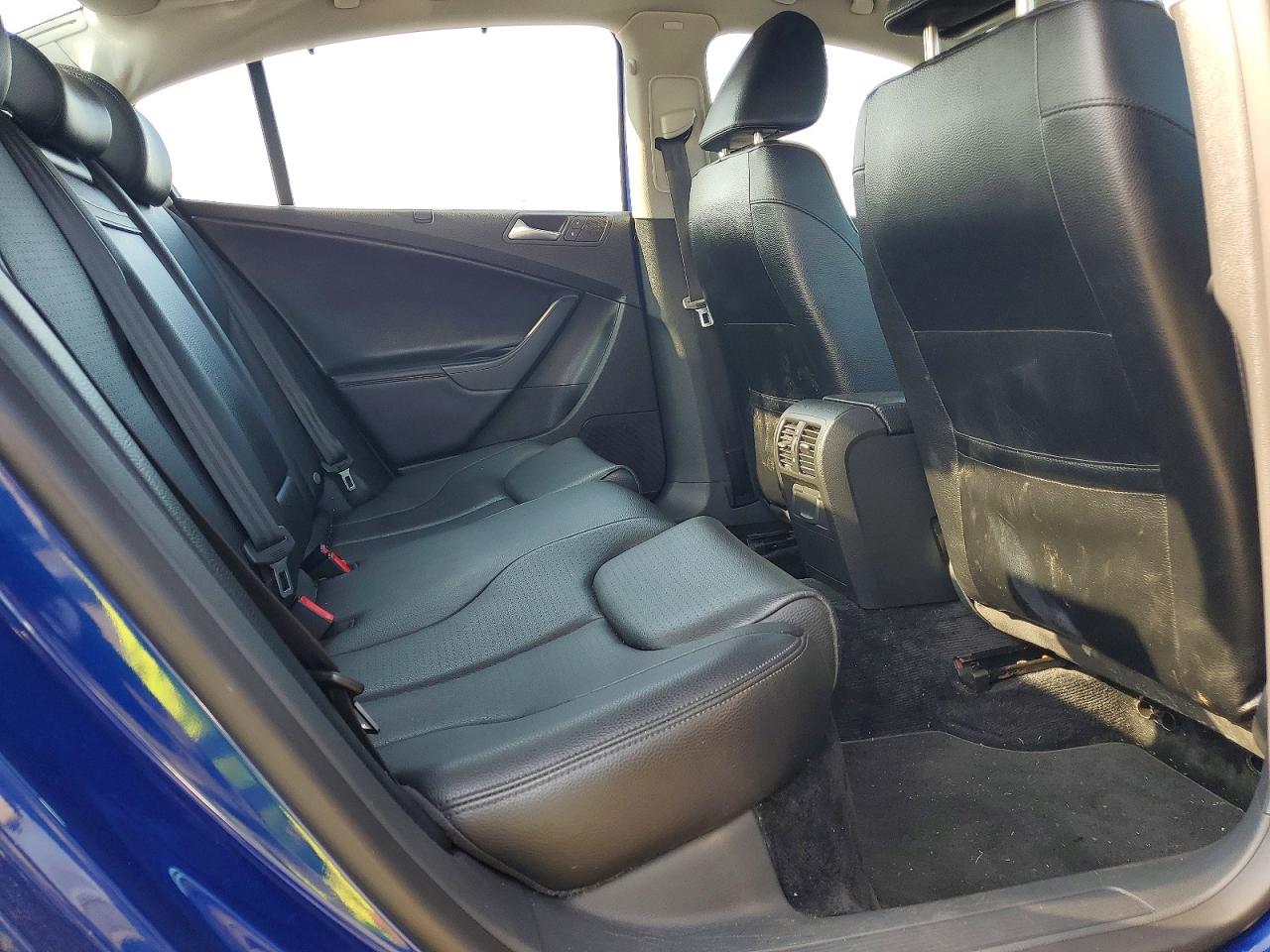 2009 VOLKSWAGEN PASSAT