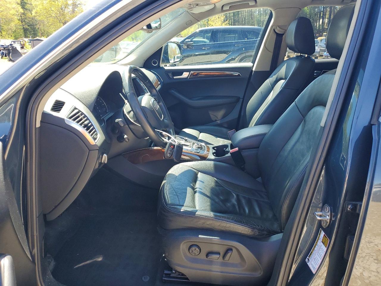 2011 AUDI Q5