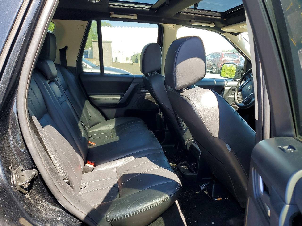 2011 LAND ROVER LR2