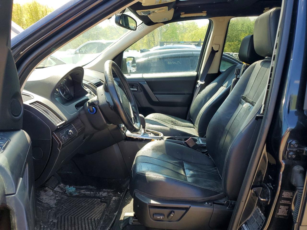 2011 LAND ROVER LR2