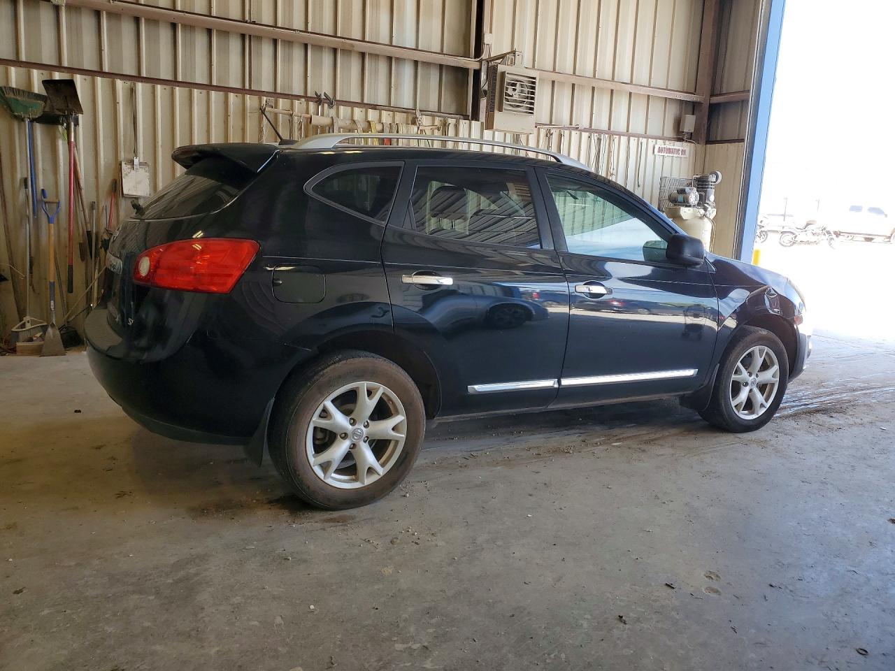 2011 NISSAN ROGUE