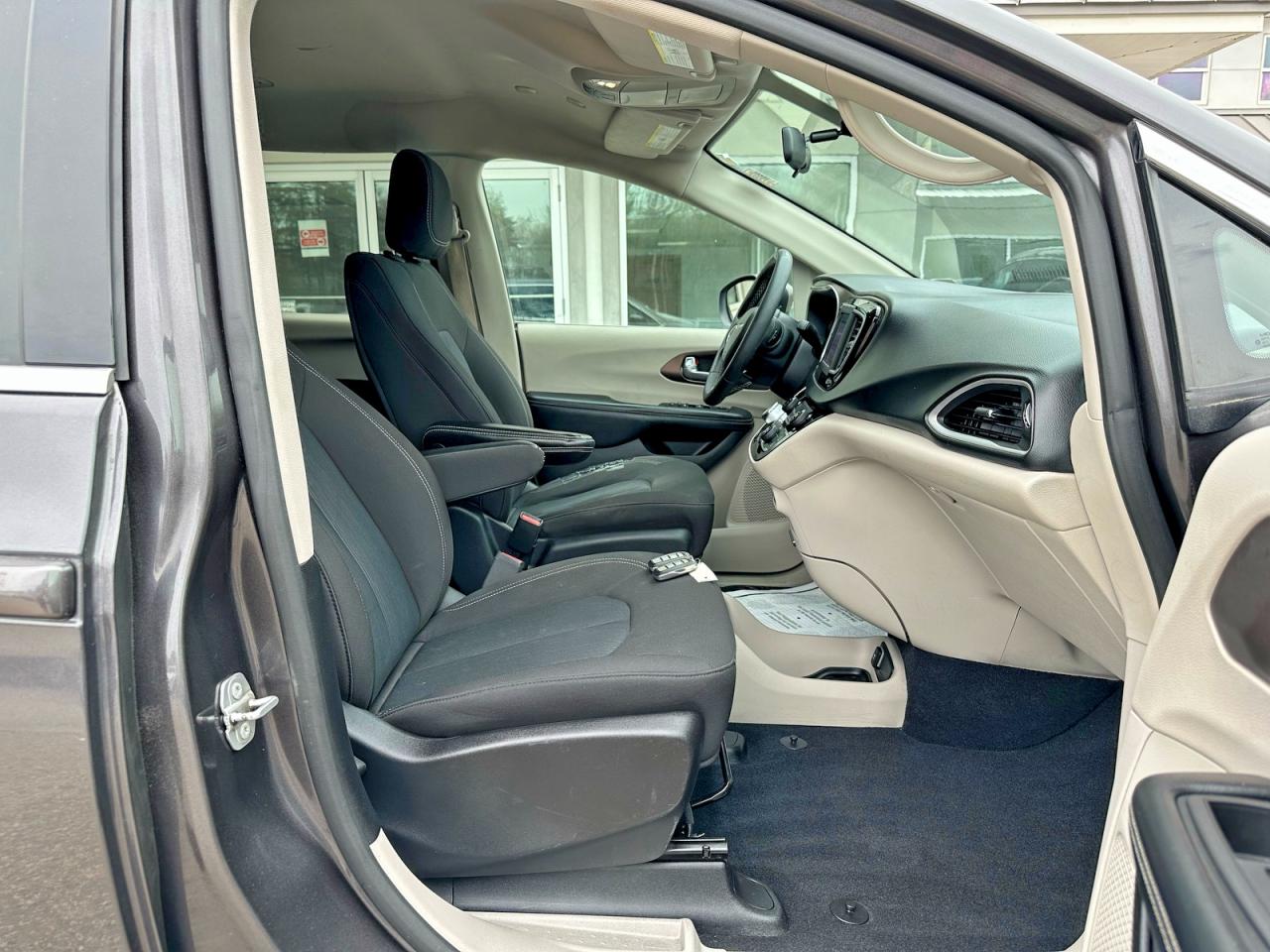 2022 CHRYSLER MINIVAN
