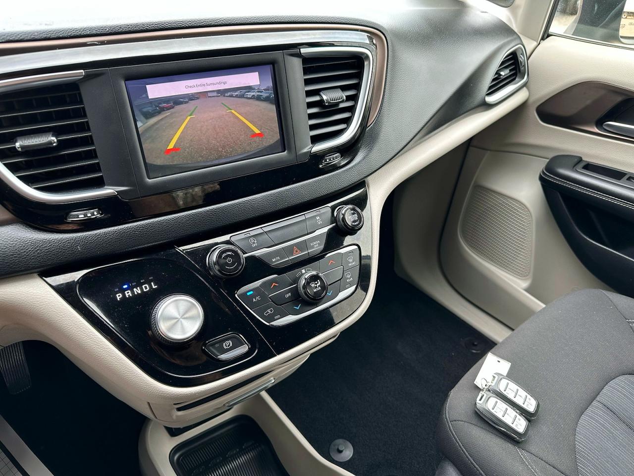 2022 CHRYSLER MINIVAN