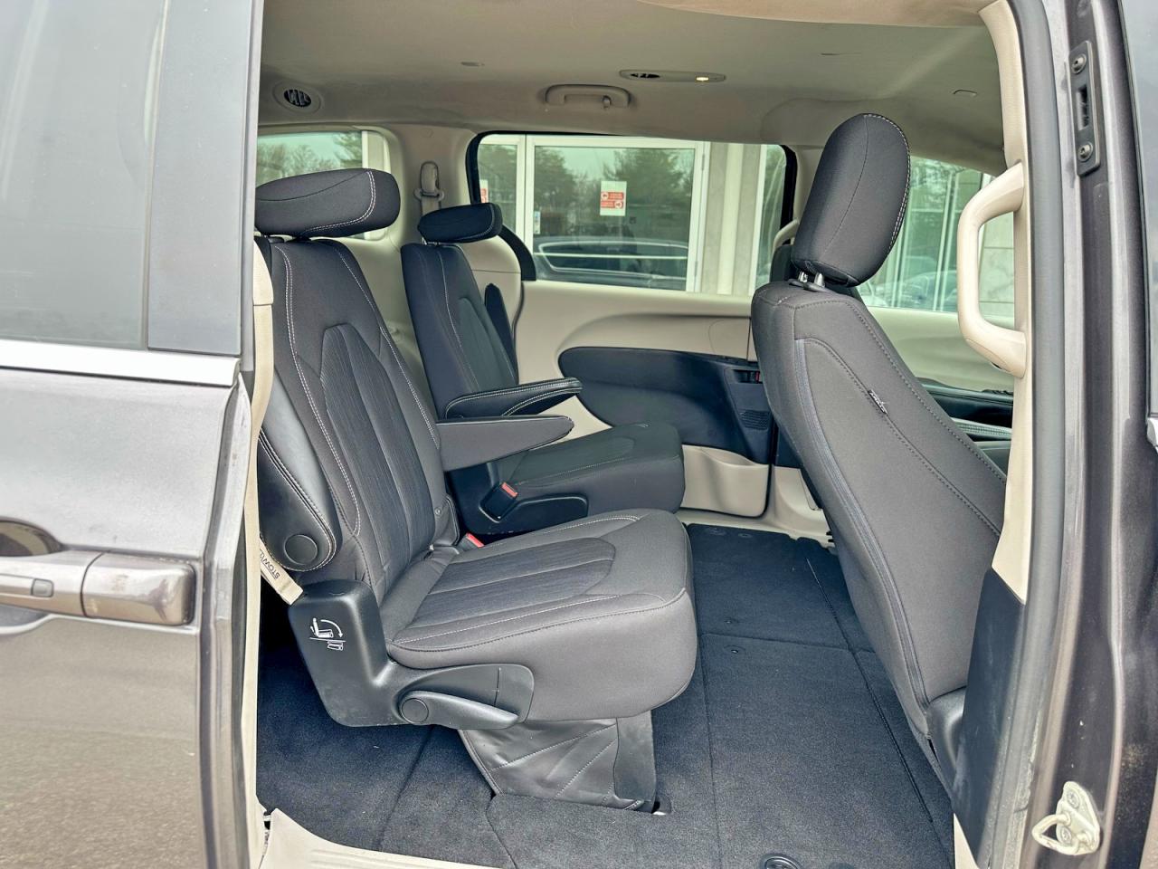 2022 CHRYSLER MINIVAN