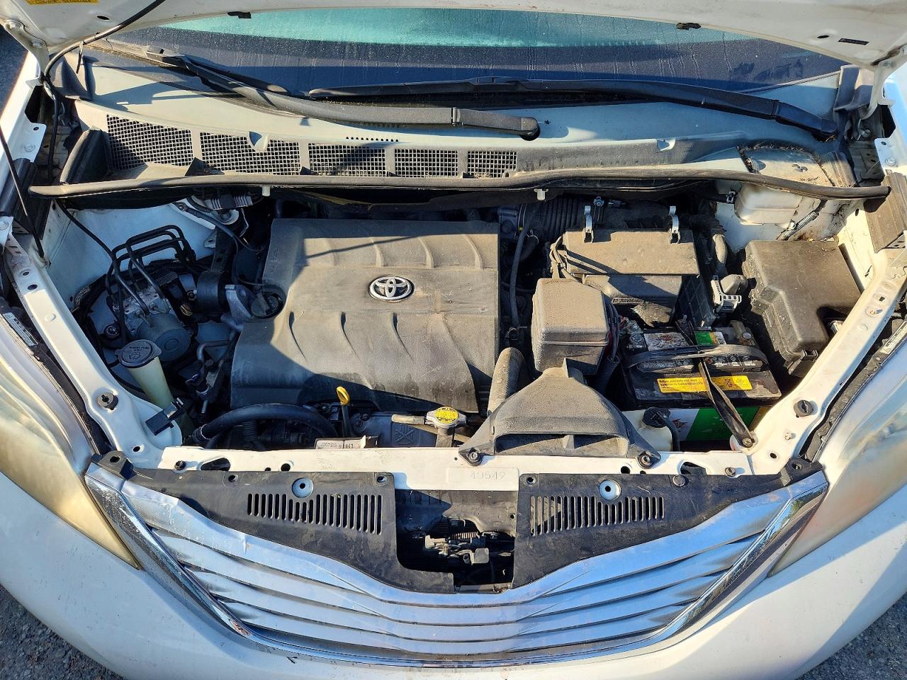 2012 TOYOTA SIENNA