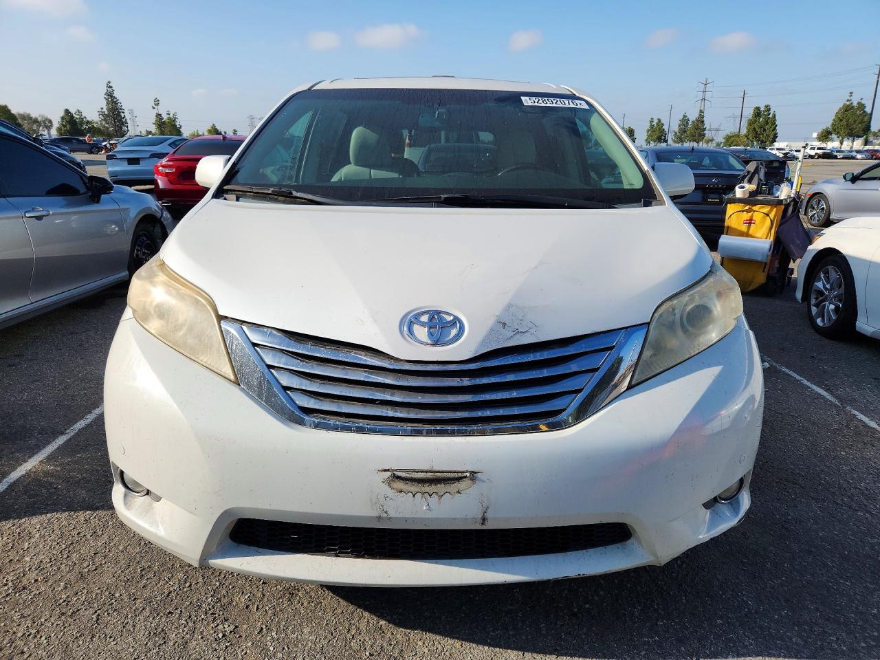 2012 TOYOTA SIENNA