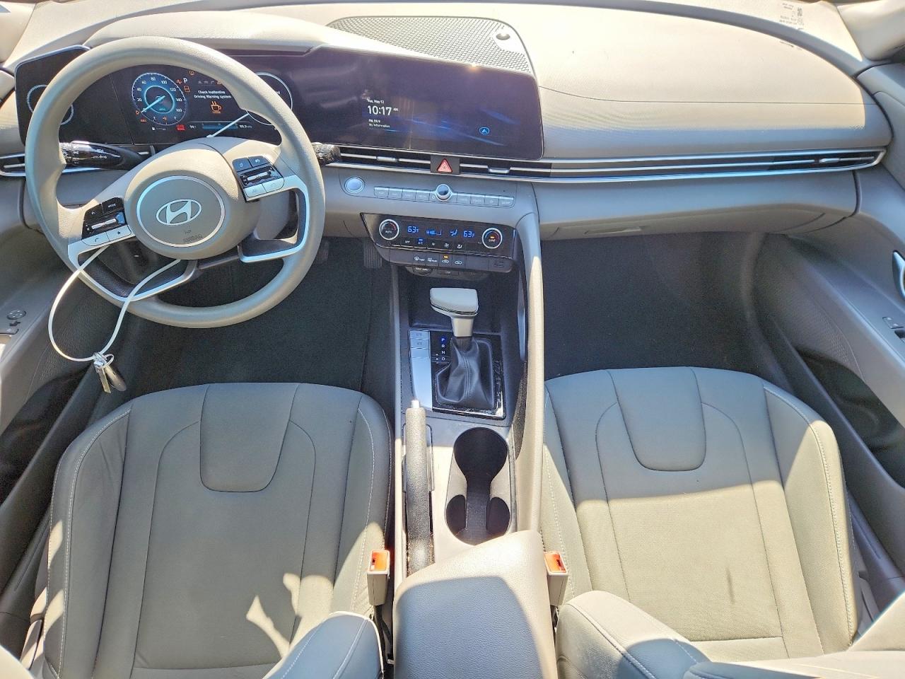 2024 HYUNDAI ELANTRA