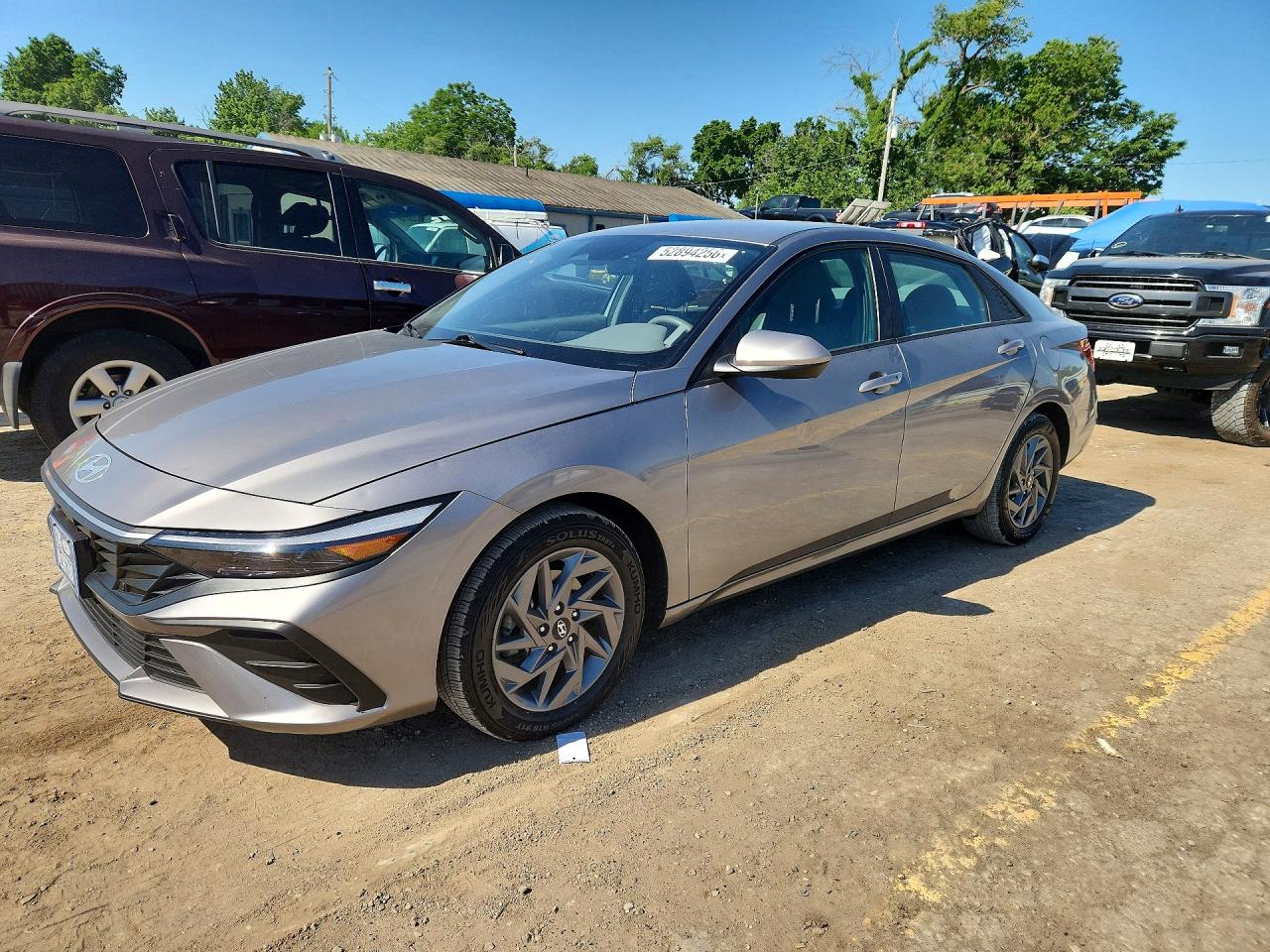 2024 HYUNDAI ELANTRA