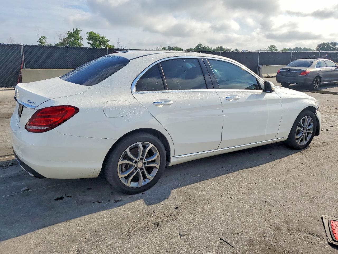 2015 MERCEDES-BENZ C-CLASS