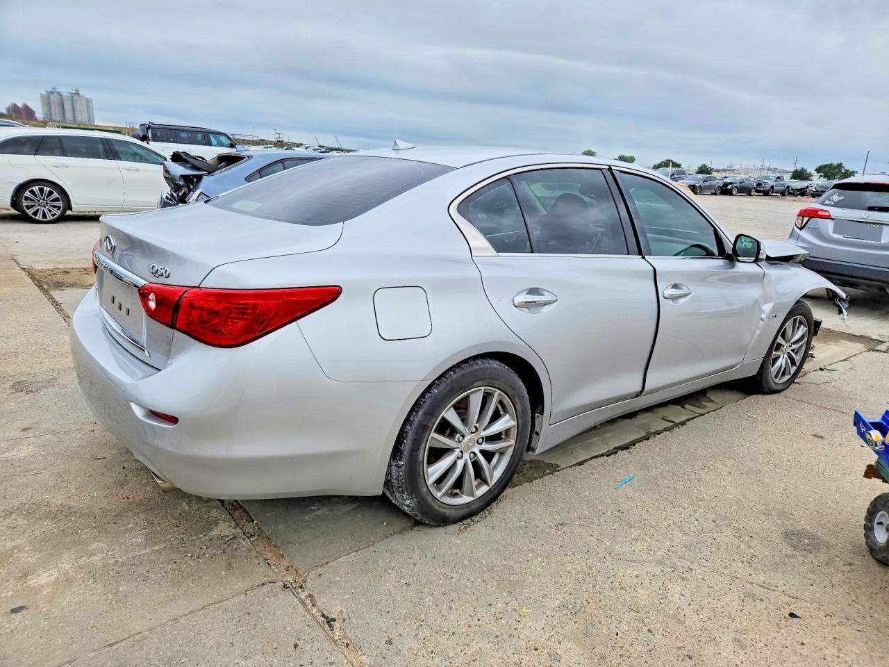 2017 INFINITI Q50