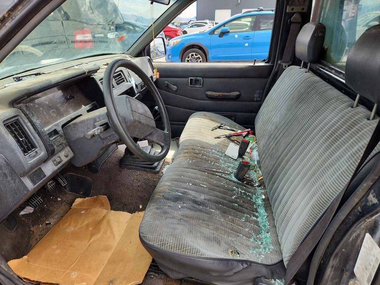 1993 NISSAN NAVARA