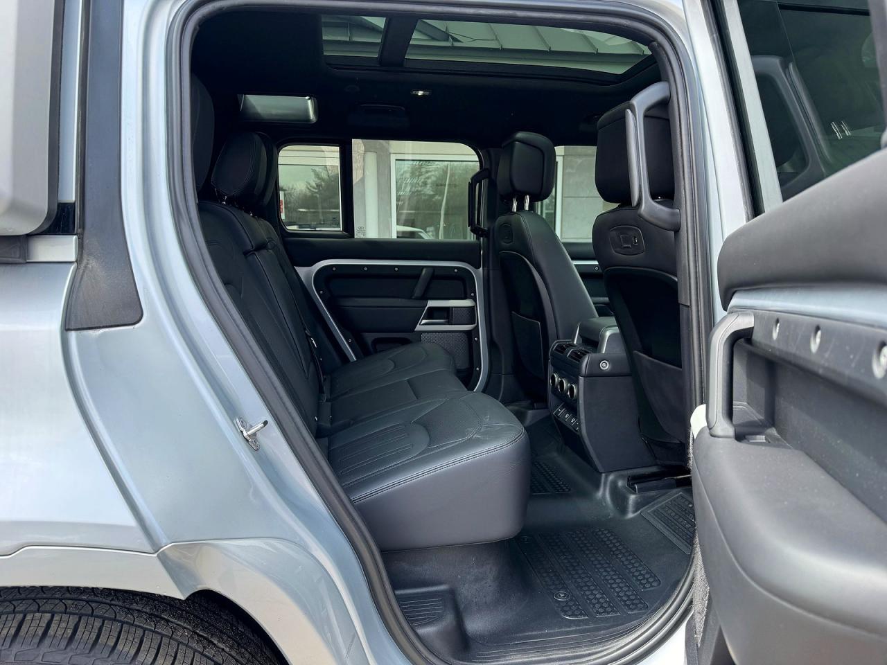 2022 LAND ROVER DEFENDER