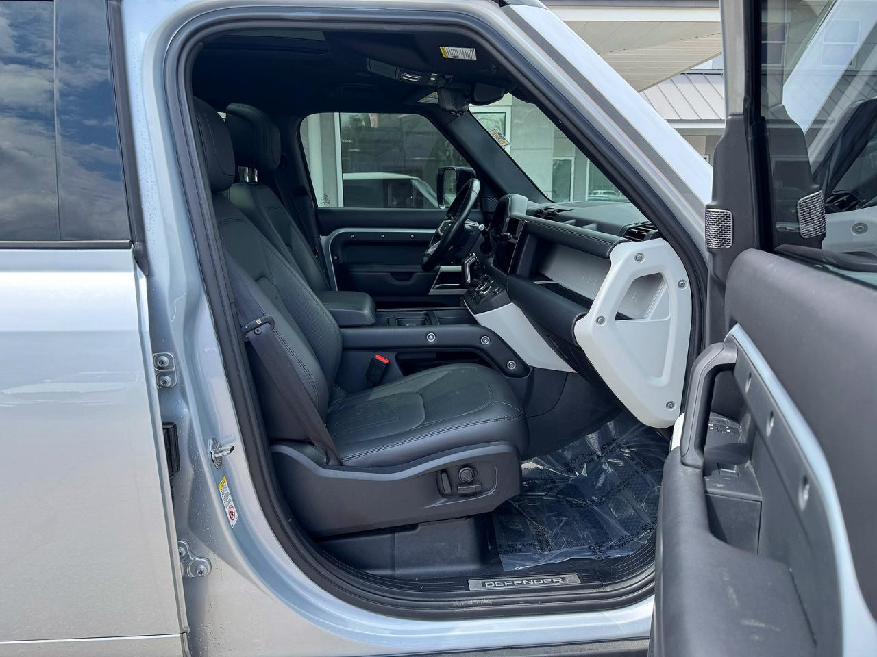2022 LAND ROVER DEFENDER