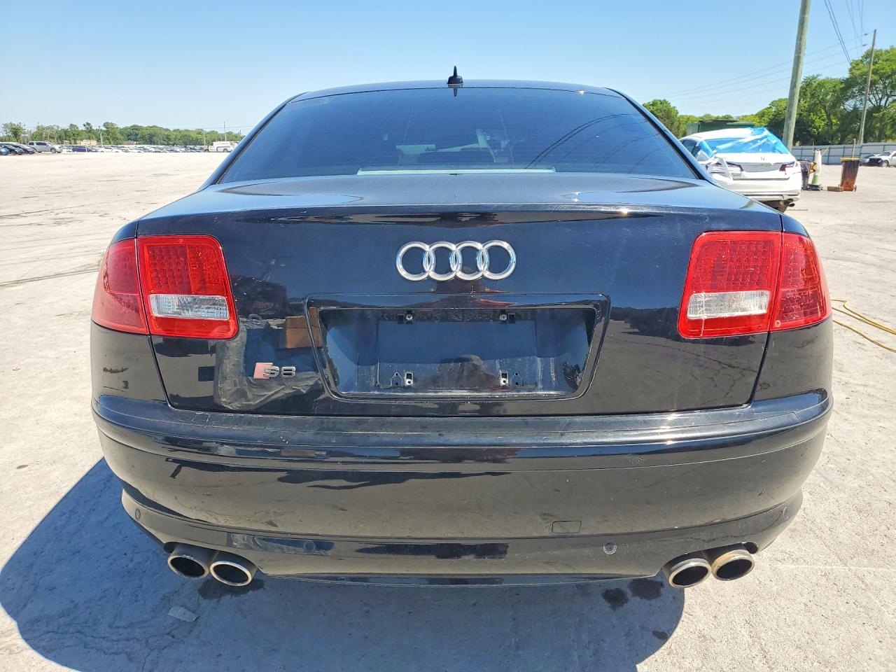 2007 AUDI S8